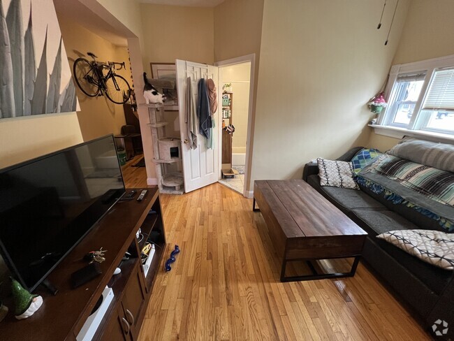 Building Photo - 1 Victoria St Unit 1A Rental