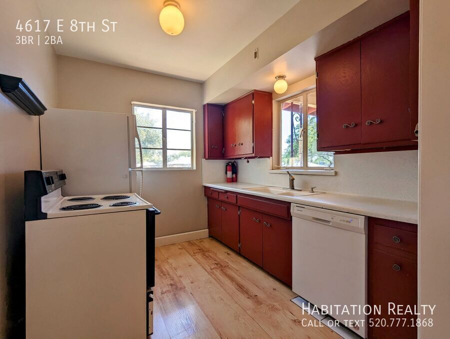Photo - 4617 E 8th St-