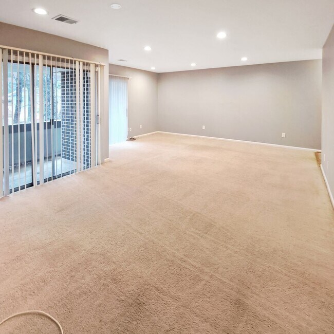 Photo - 10244 Prince Pl Unit 204