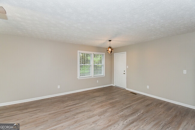 Photo - 780 Silverthorne Cir