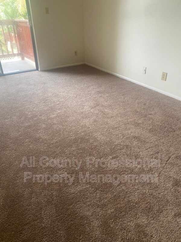 Photo - 5922 Thomas St