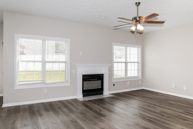 Photo - 652 Adams Landing Ct