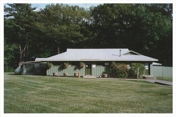 Photo - 1090 Pleasant St