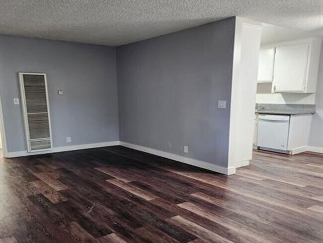 Photo - 215 S Rampart Blvd