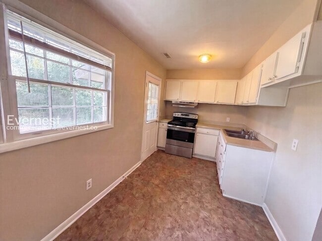 Photo - 208 Von Dale Dr