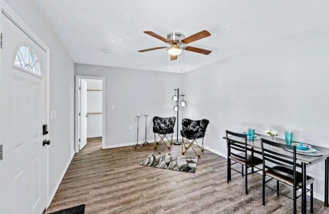 Photo - 12918 Peggys Ln Unidad B