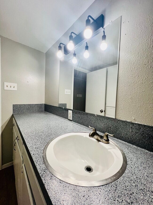 Spanish Oaks Apartments