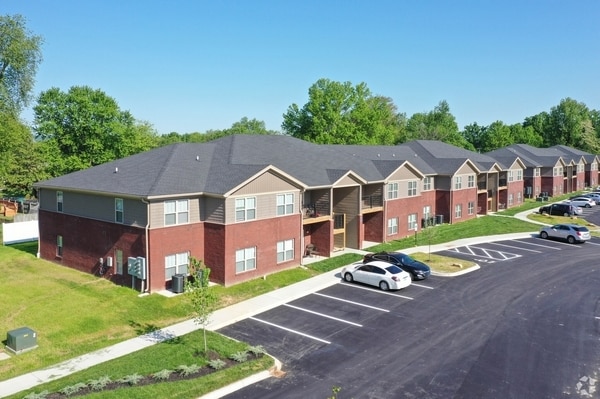 Finish Line Apartments in Louisville, KY - Finish Line Apartments