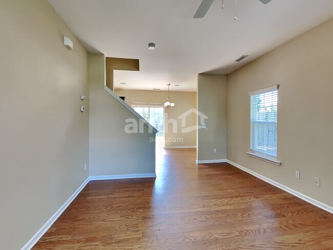 Photo - 660 Smithridge Way