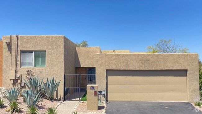 Building Photo - 700 E Placita Leslie Rental
