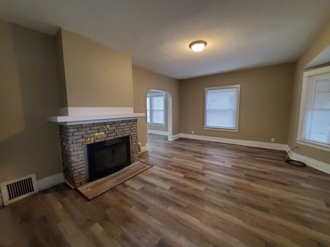 Photo - COMING SOON!! 506 Denver- large 3 bed house! **PETS OK**