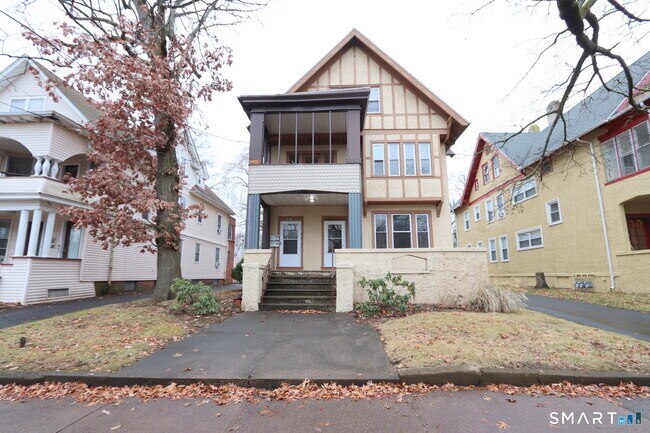 Building Photo - 814 Orange St Unit 1