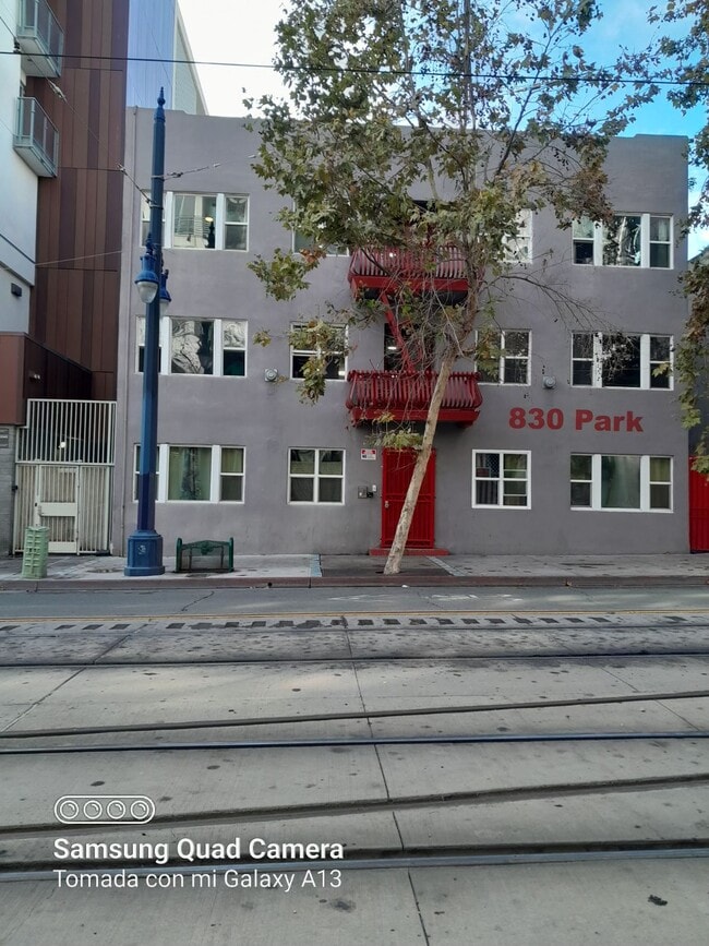 830 Park Blvd