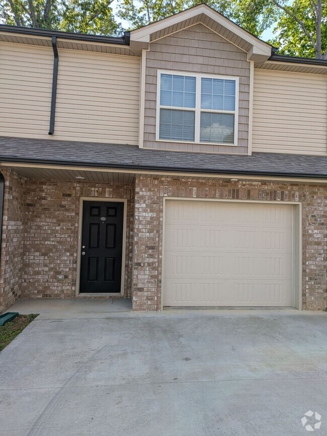 Building Photo - 2 Bedroom Condo For Rent in Sango Area!