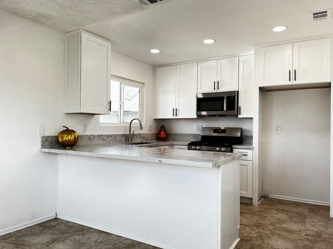 Photo - 7631 Amazon Dr Unidad 4