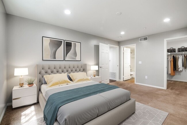 Photo - Pharus Plaza