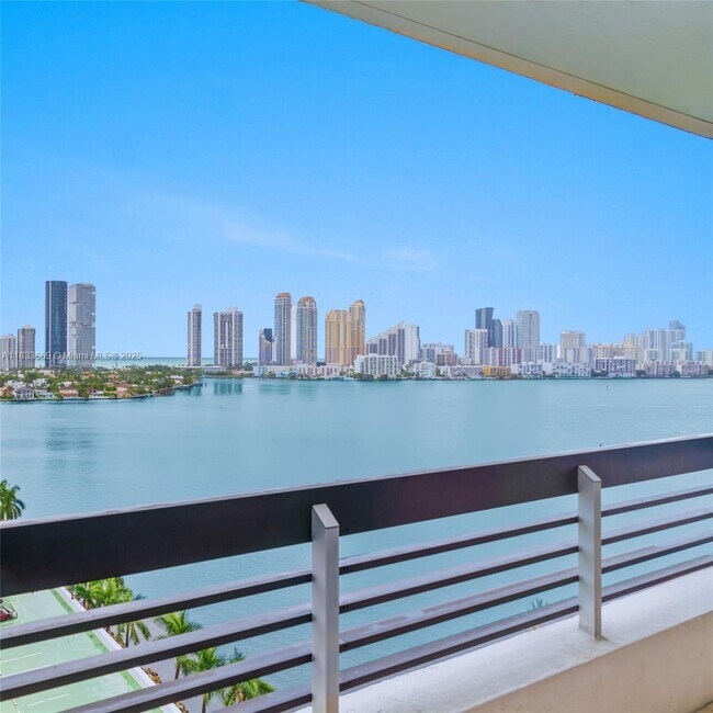 Photo - 3530 Mystic Pointe Dr Unidad 1714