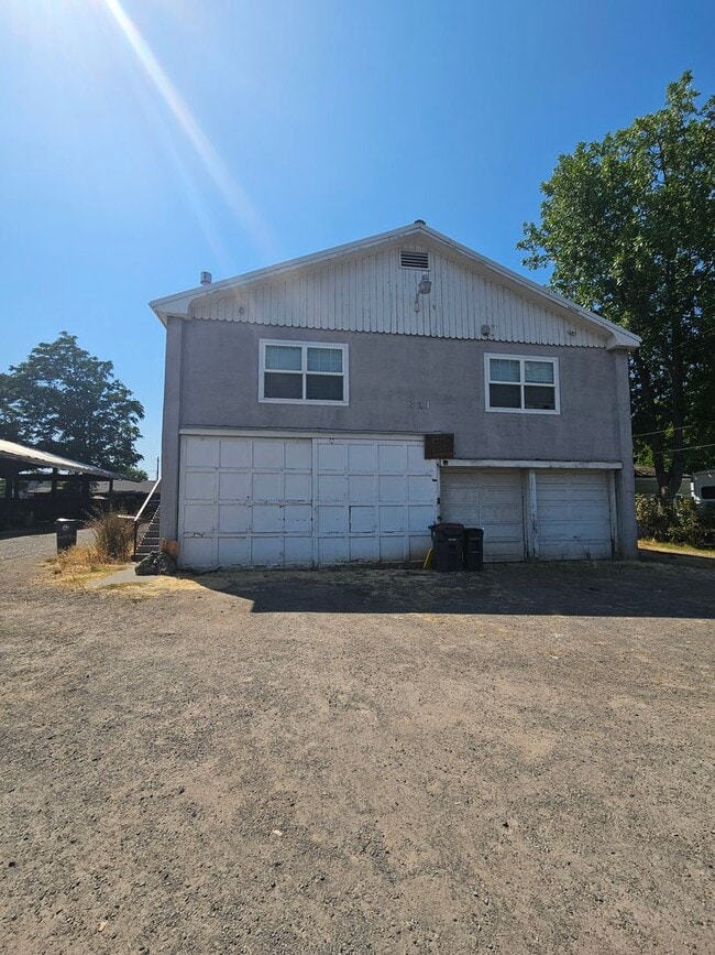 Photo - 831 Niantic St Unit B