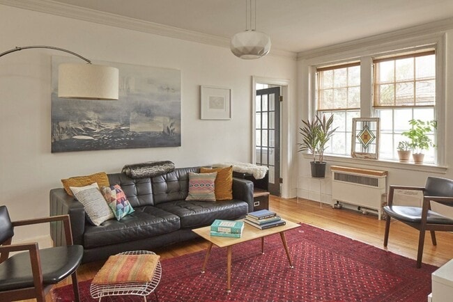 Building Photo - 393 Broadway Unit #20