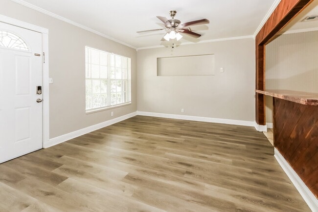 Photo - 922 N E St