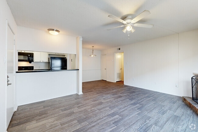2BD 2BA 922SF