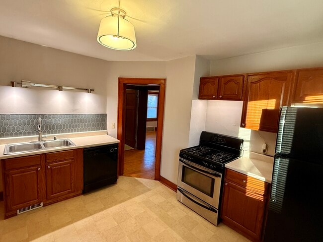 Photo - 541 N 62nd St Unit Lower