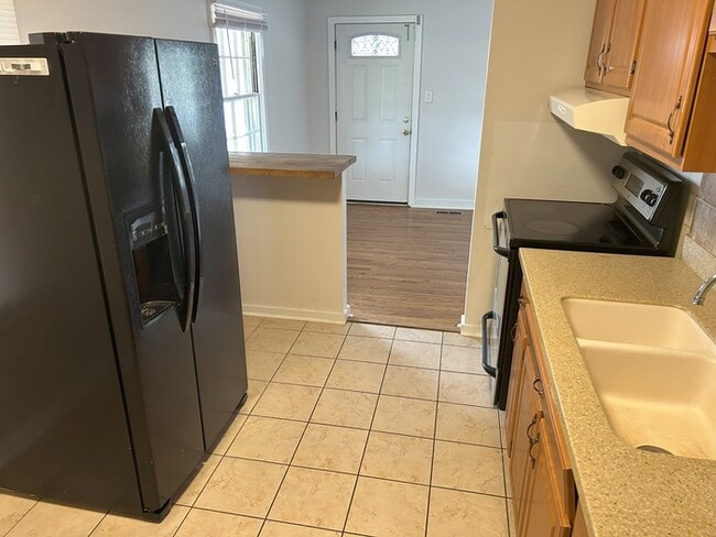 Photo - 2207 Hammonds Ave NW