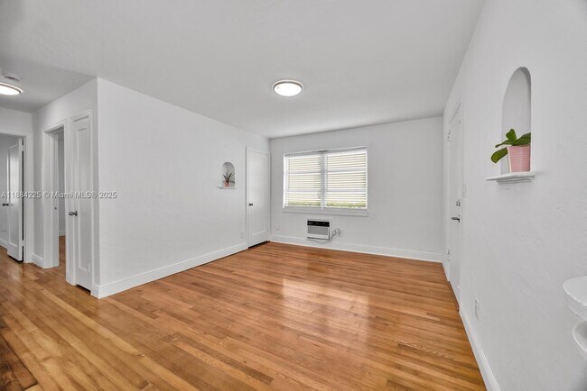 Photo - 23 Phoenetia Ave Unit 2