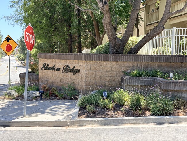 Building Photo - 653 Oak Run Trl Unit 653 Oak Run Trail #305 Oak Park Ca 91377