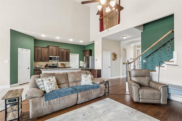 Photo - 127 Hillcrest Way