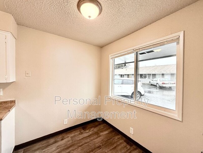 Photo - 928 NE 86th St