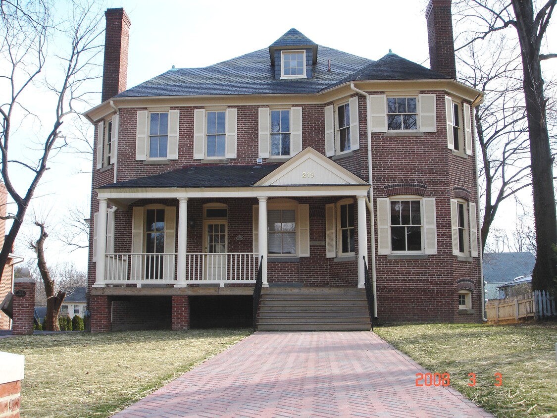 Photo - 218 W Montgomery Ave (Rockville, MD)