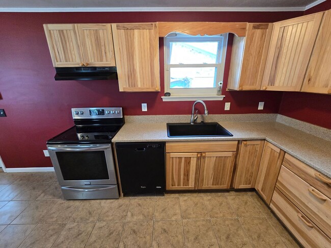 Photo - Charming Cottage Living in a Convenient Location
