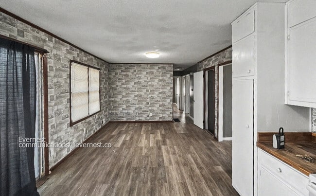 Photo - 1816 Doman Cir