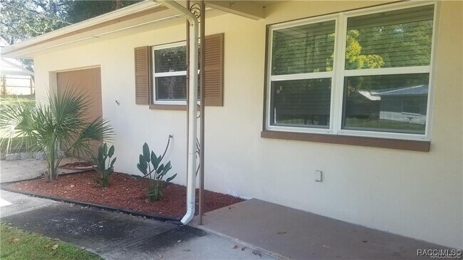 Photo - 728 Greenleaf Ave