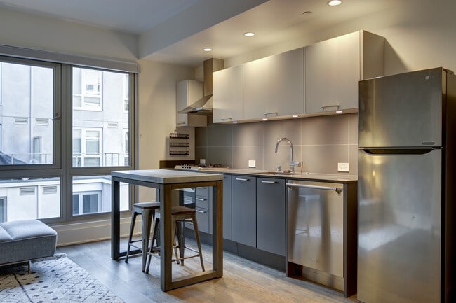 Photo - 1075 Market St Unidad 605