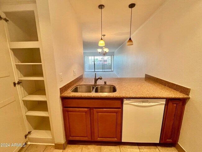 Photo - 7625 E Camelback Rd Unidad 415A