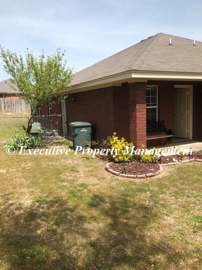 Building Photo - 314 Janelle Dr Unit A