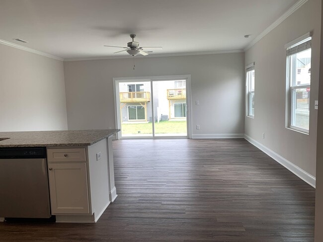 Photo - 6927 Eddy Point Ln