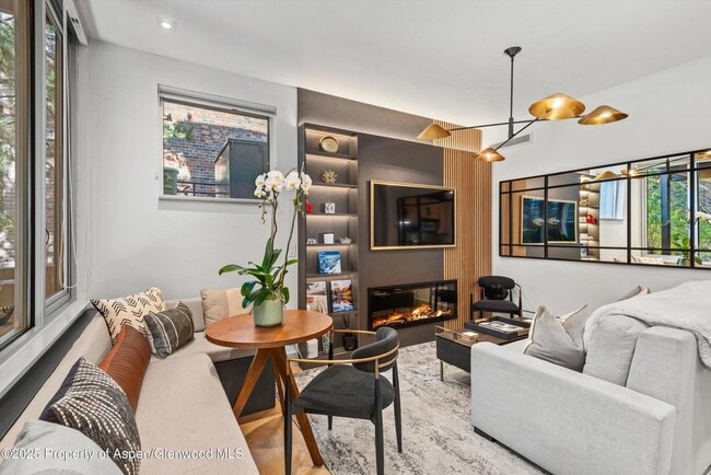 Photo - 434 E Main St Unit 104