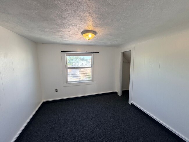10 Island St Unit 3