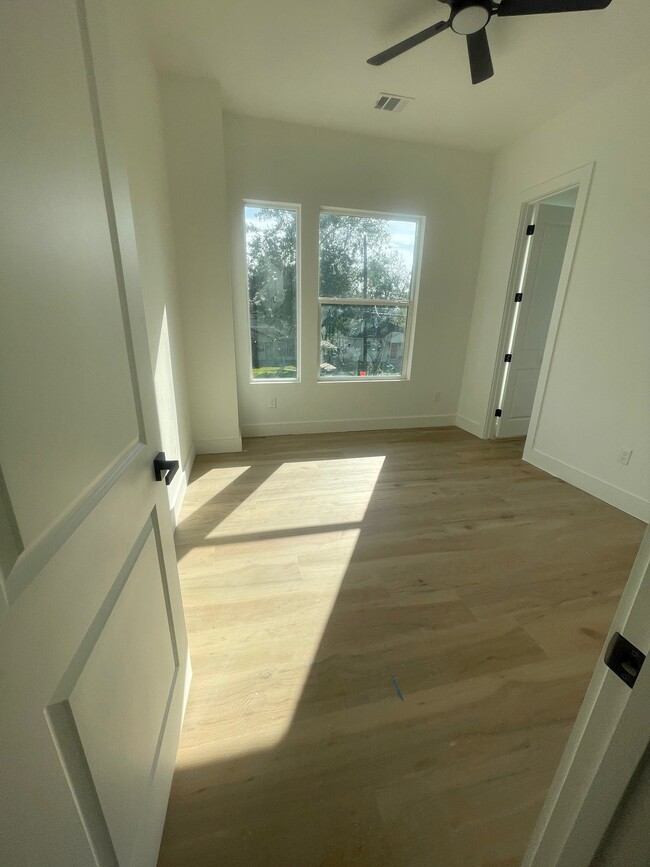 Photo - 4429 Aledo St Unit B