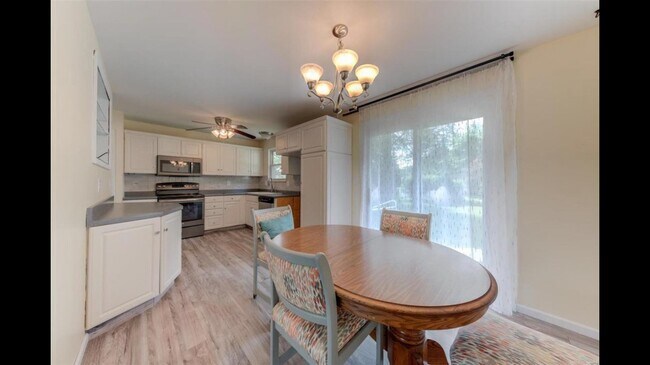 Photo - 30 Green Hill Ln