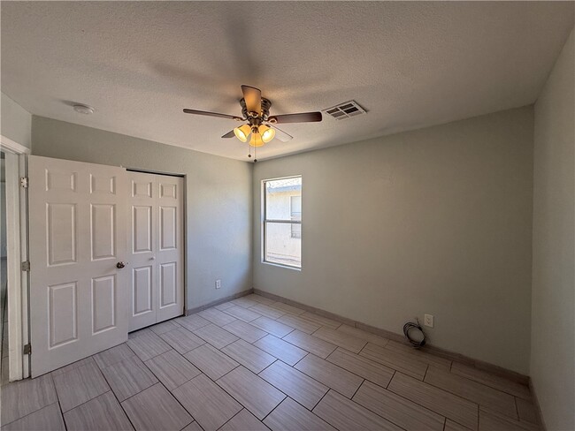 Photo - 2014 Gates Ave