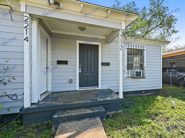 Cute 1/1 Duplex in Dallas! - Cute 1/1 Duplex in Dallas!