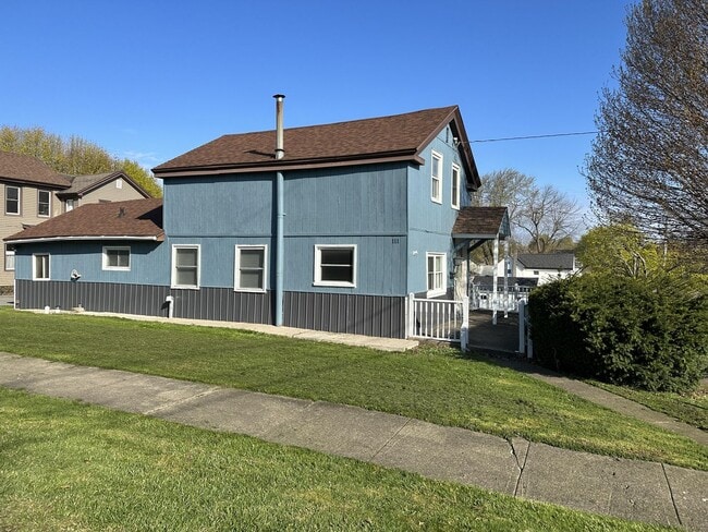 Photo - 2 Story Move In Ready Home in Oswego!