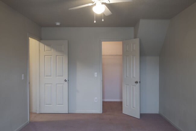 Photo - 5005 Scotch Pine Ave