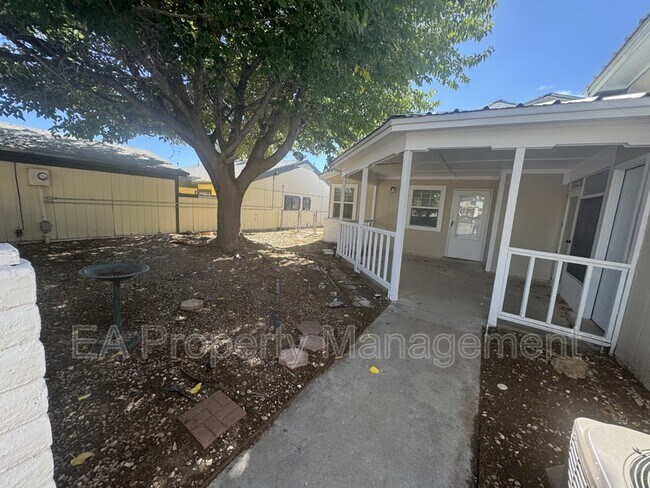 Photo - 4830 Aquamarine Dr NE