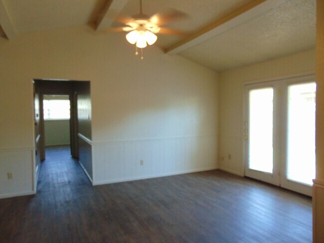 Photo - 6914fre Unit A