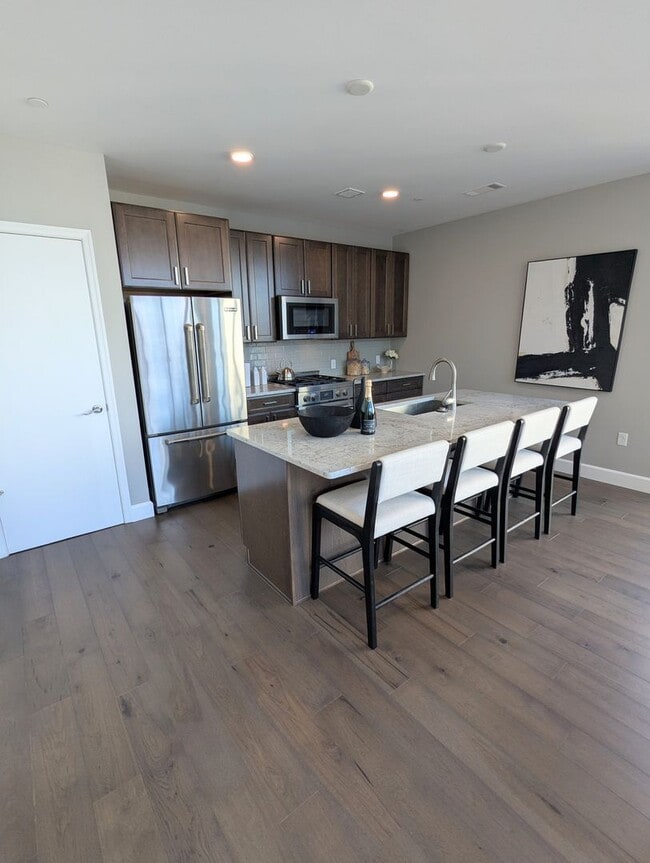 Photo - Gorgeous 2 Bedroom 2 Bathroom Downtown Con...